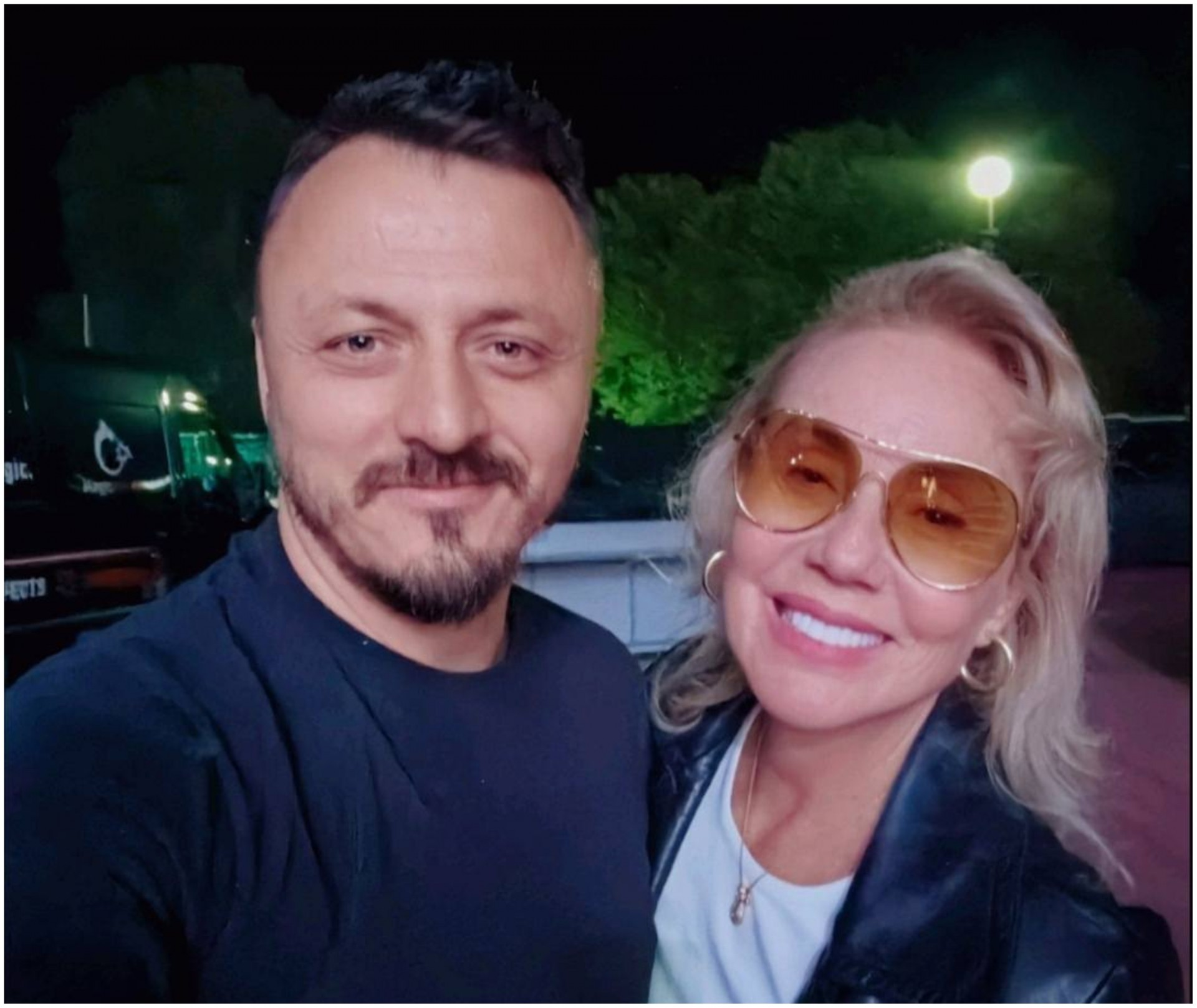 Лепа Брена во прегратка на Даниел Кајмакоски: „Не е битно каква музика слушаш и колку години имаш – Брена ја знаеш и сакаш да ја слушаш“