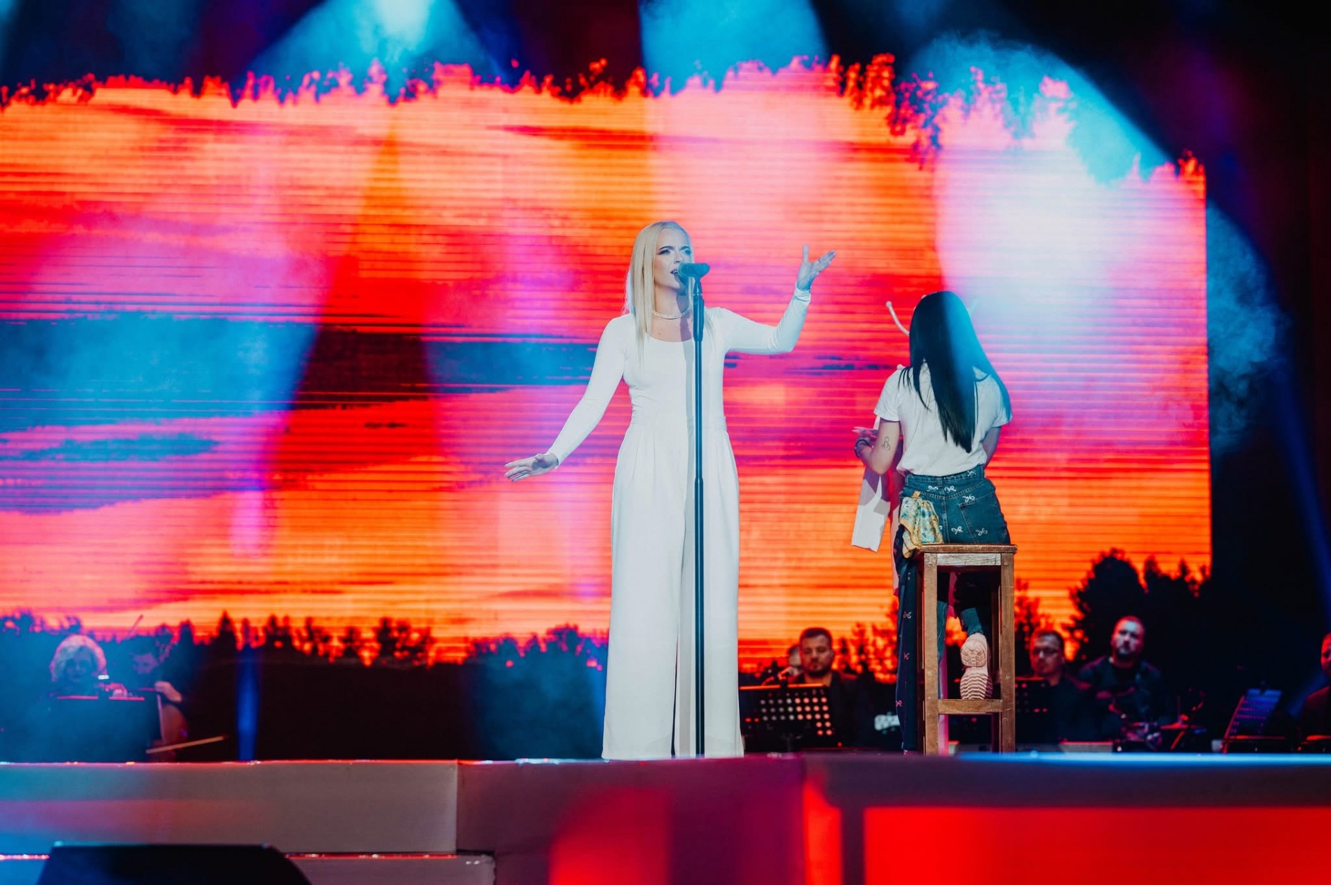 Кога музиката станува семејна приказна - Волческа ја посвети песната „Ведро е“ на својот внук