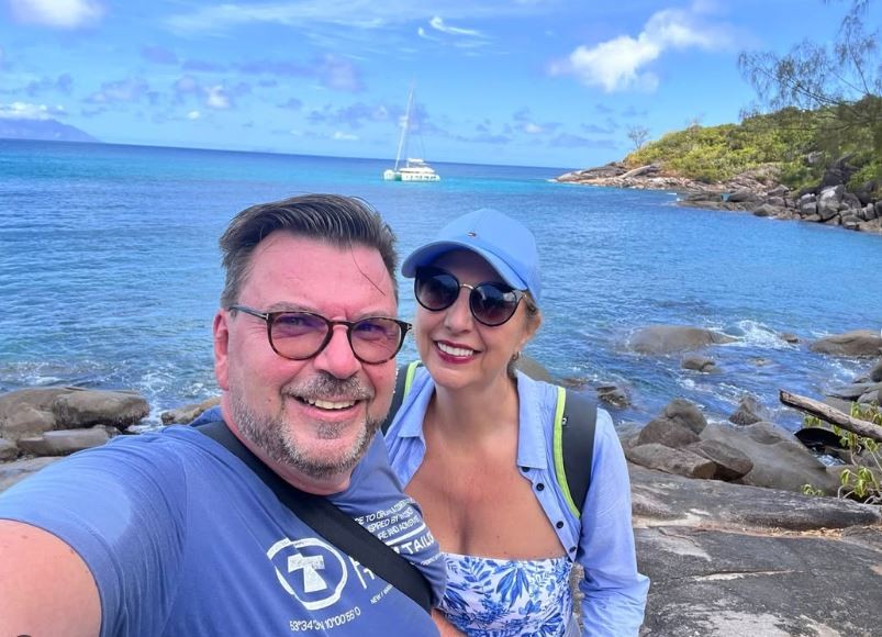 Шеф Марк летува во ноември: Покажа колку е убаво да се шета по маица додека другите се во зимски јакни