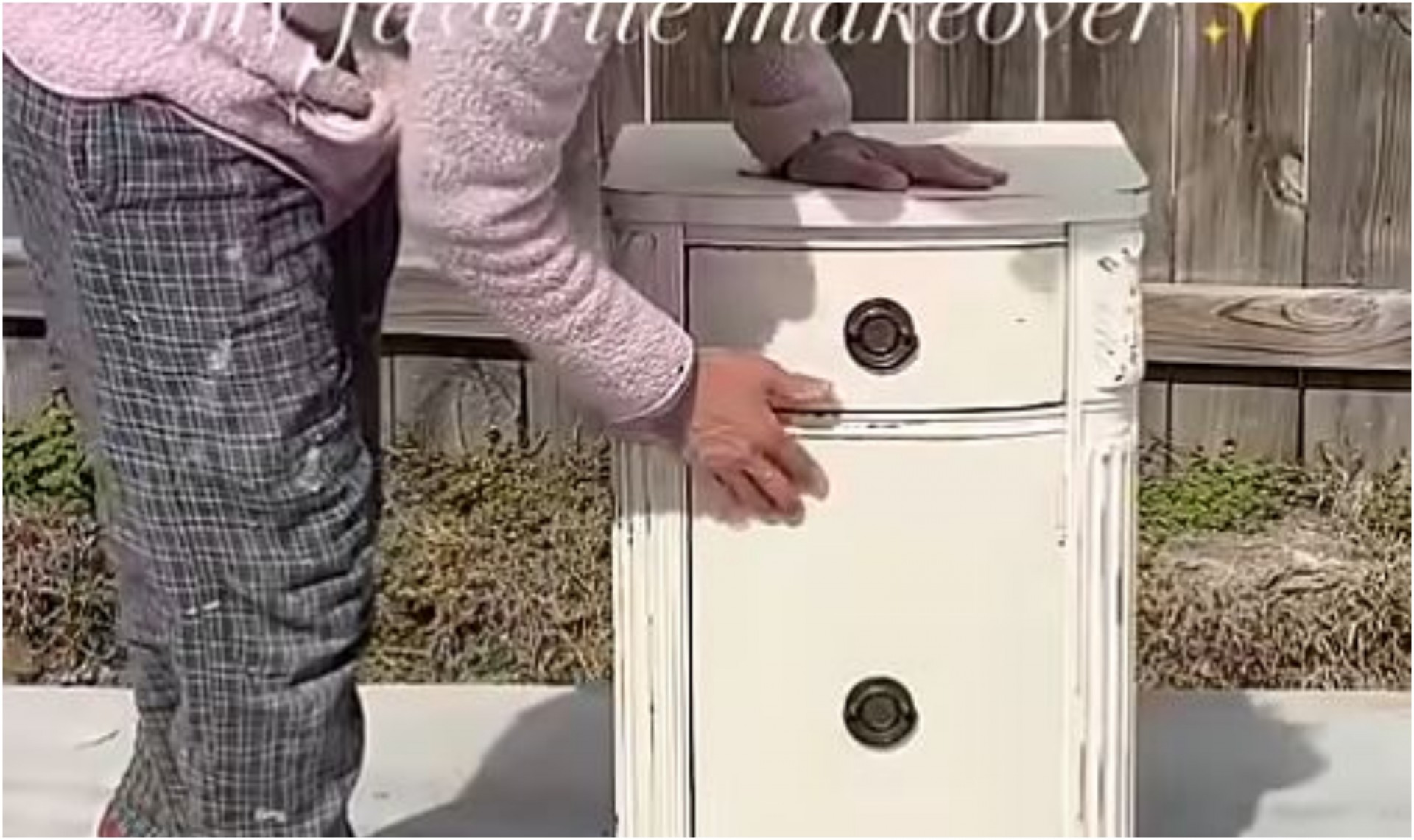 Од старото шкафче на баба ѝ направи чудо: Во 7 чекори го доби тоа што сите го сакаме во својот дом