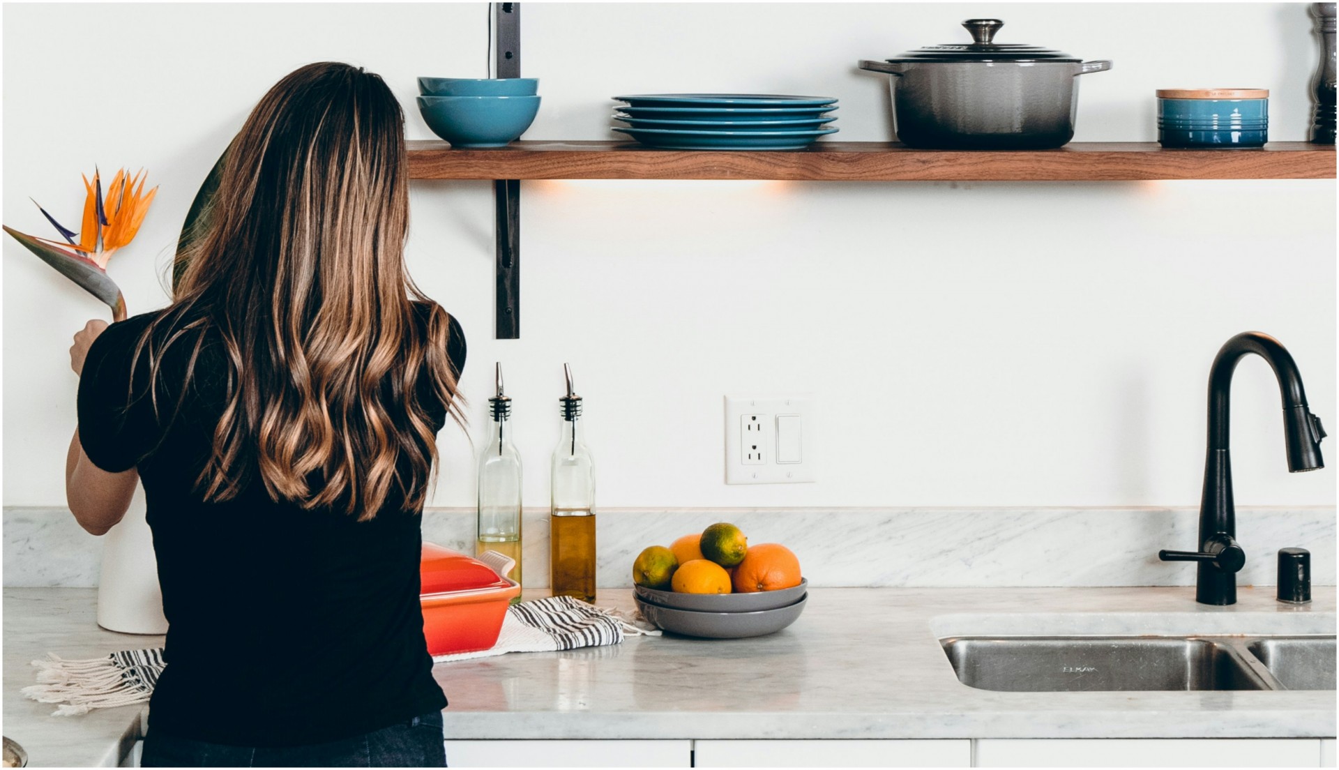 Што значи шведско чистење на домот? Тоа носи чувство како кога пеперутка излегува од својот кожурец и отвора нова димензија на животот...Да, да!