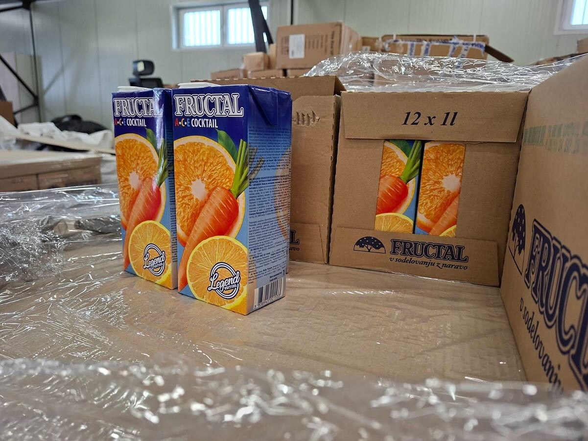 Компанијата ФРУКТАЛ донираше овошни сокови на Црвениот Крст и СОС Детско село
