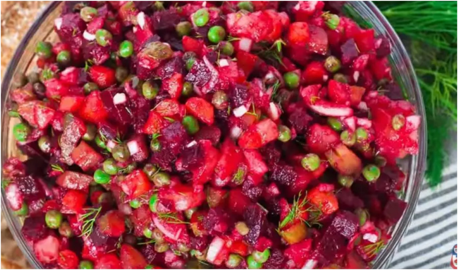 За Русите, само ова е вистинска руска салата, ни малку не е слична на онаа што ја правиме ние! Многу повкусна и поздрава