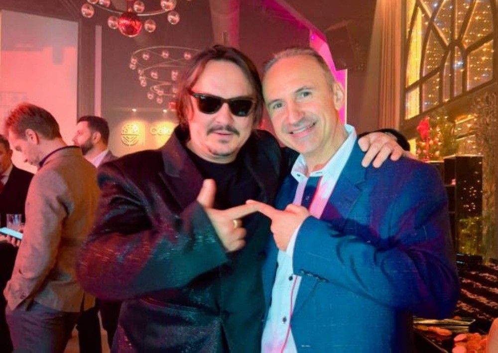 Еден кадар е мал да ја собере величината на овие две музички легенди: Фотографија од епохално значење и порака на Пере која открива многу