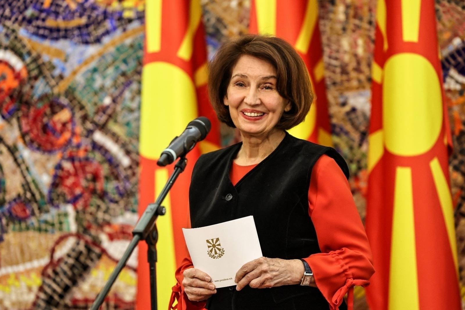 Модна грешка на државна сцена: Давкова во еден од најслабите модни избори