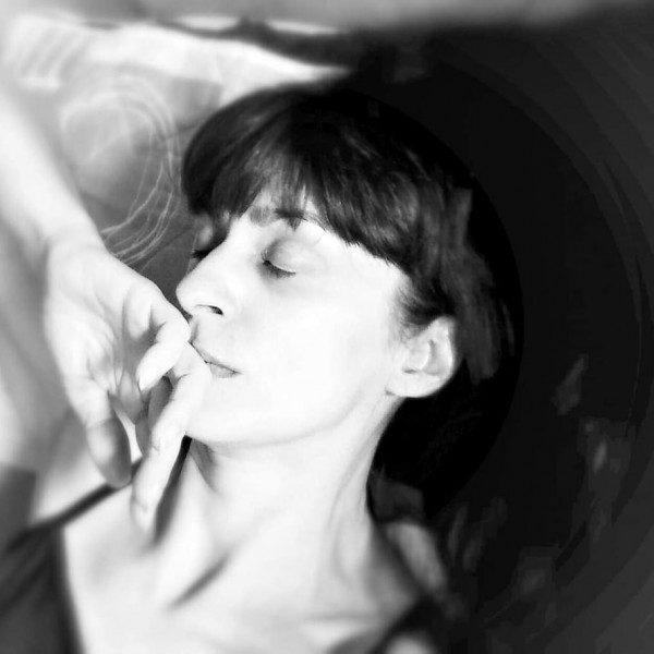 Ана Бунтеска: Постела полна тага