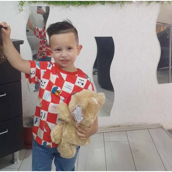 Мало срце, големо дело: 3-годишниот Матео од Струмица ја донираше својата коса за деца заболени од рак