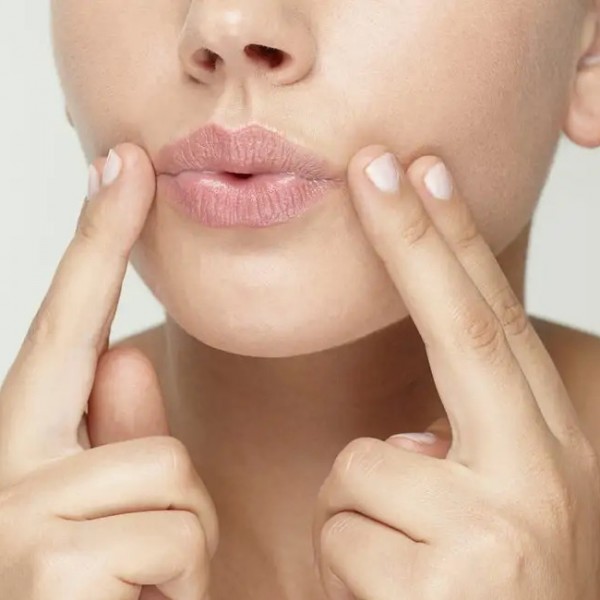 Face Yoga водич: како да постигнете, здраво, обликувано и сјајно лице?