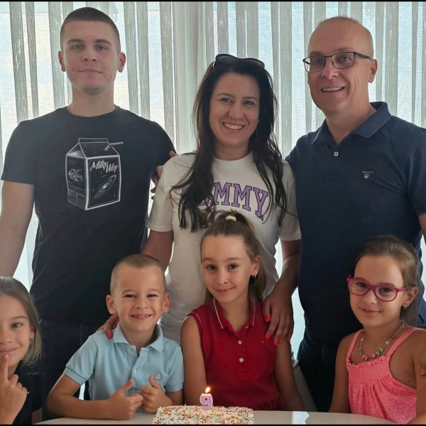 Се славеше во домот на Милошоски: Пратеникот со семејна објава посветена на ќерката Дариа