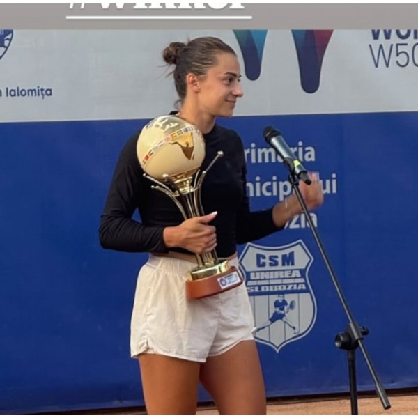 Лина Ѓорческа со нов трофеј во Романија: Најдобрата македонска тенисерка ја освои 15-та титула!