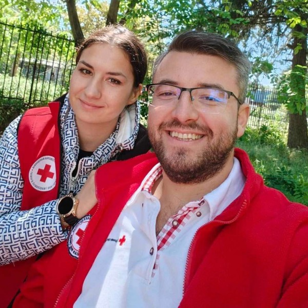 Ивона и Димче – инспирација за нови генерации волонтери: Пријатели кои со срце и рака ја градат иднината на хуманоста