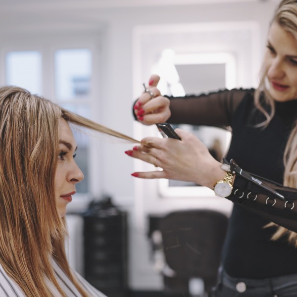 Штом ќе наполните 50 години, скратете ја косата вака: Експертите тврдат дека веднаш ќе изгледате дупло помладо