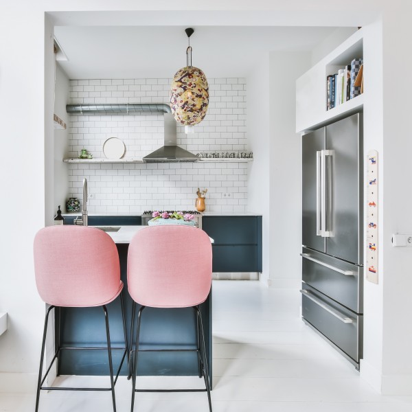 Совети за совршено уредување на кујна во гарсоњера: Има место за сѐ и плус е комотна