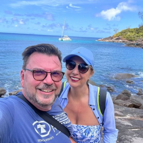 Шеф Марк летува во ноември: Покажа колку е убаво да се шета по маица додека другите се во зимски јакни