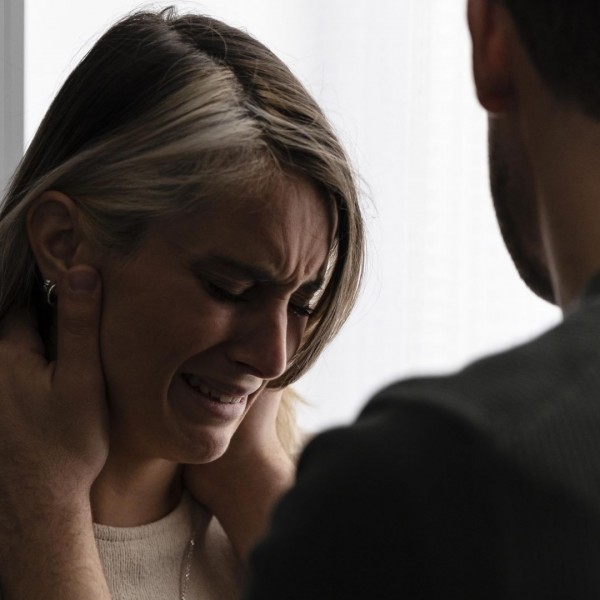 „Направете да се чувствува како кралица“: Совети до мажите од разведен маж кои ќе спасат многу бракови