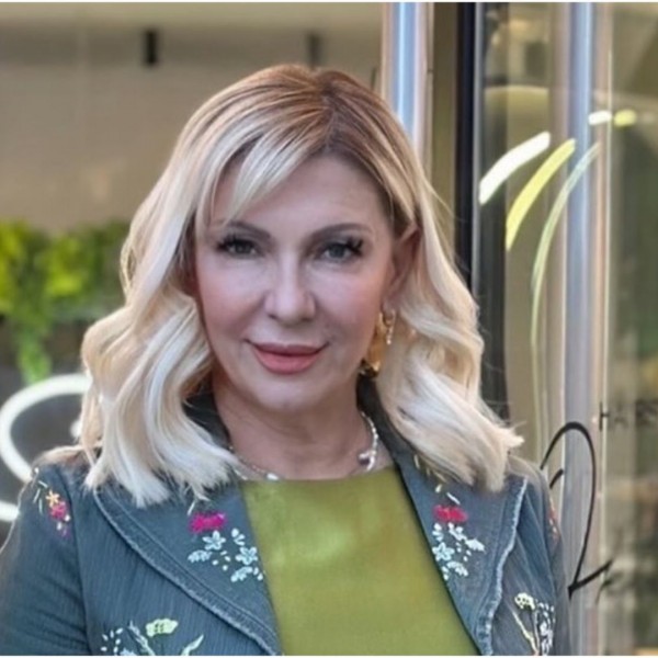 Силна, нежна и своја: Цули Софијанова - жената која инспирира со секој чекор