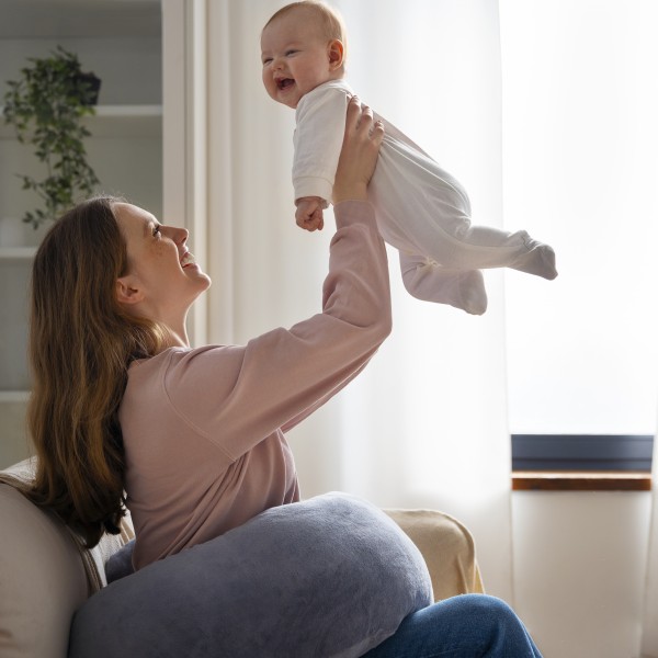 Русија го признава мајчинството како работа, Македонија сè уште дебатира за подолгo породилно отсуство