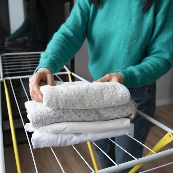 Кога ќе го прочитате ова, веднаш ќе престанете: Зошто сушењето алишта на радијатор е опасно по вашето здравје?