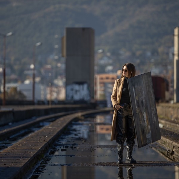 Ќерката што ја наслика песната на својот татко