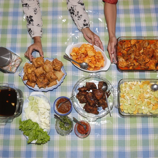 Четири намирници без кои вистинско македонско семејство не може да ја замисли зимата: Традицијата на маса изгеда баш вака