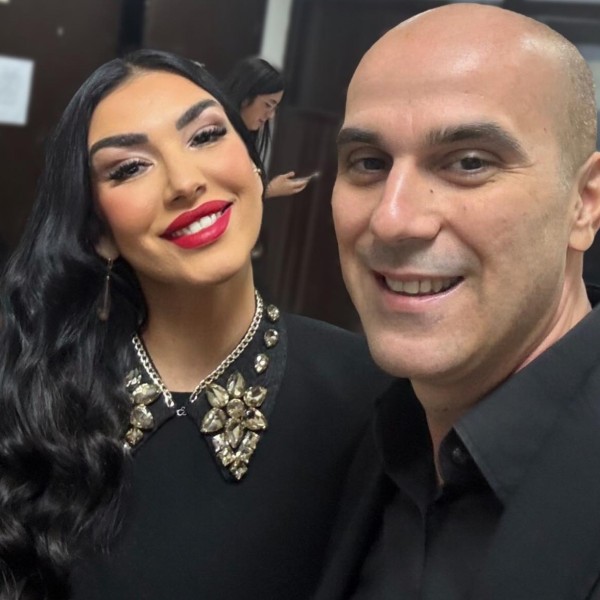 Бојана Скендеровски докажа колку го сака сопругот: Му упати моќна честитка по повод јубилејна годишнина од нивната љубовна бајка