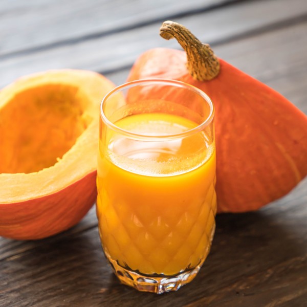 Зошто маските за лице од тиква се хит на есента? Тие се практични, хидрираат и го враќаат сјајот, а воедно ги бришат и брчките и акните