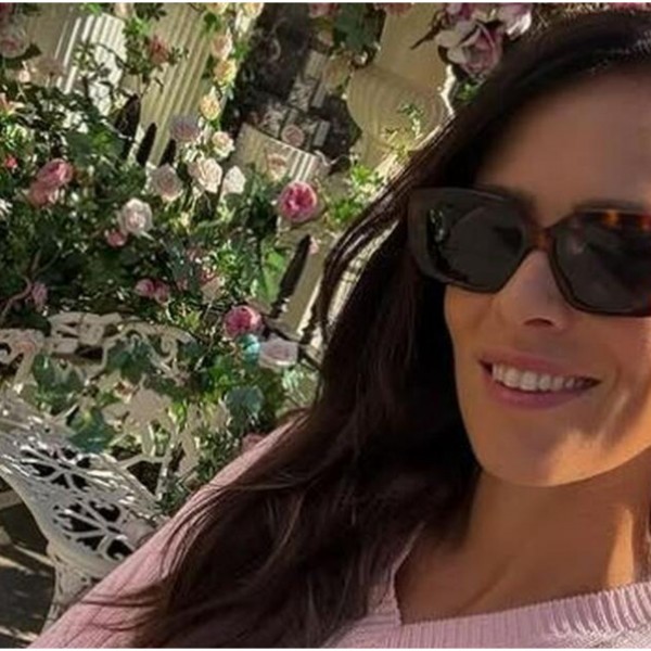 Во дневната соба скапоцен камен, сѐ наместено за уживање: Домот на Ана Ивановиќ во Белград е спој на луксуз и удобност