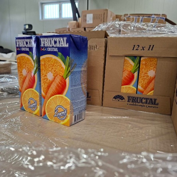Компанијата ФРУКТАЛ донираше овошни сокови на Црвениот Крст и СОС Детско село
