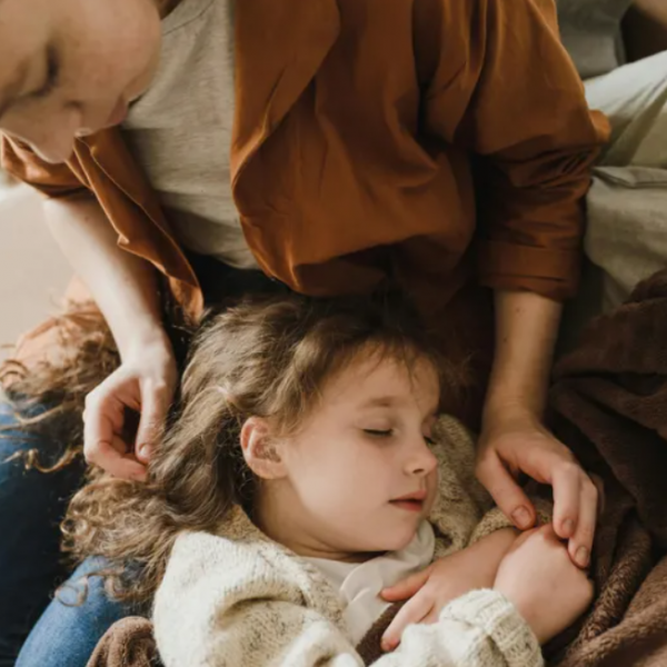 Прекрасно старинско име за девојчиња кое носи среќа: Еве зошто повторно е хит кај родителите