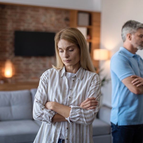 Би имало и повеќе разводи ако паровите имаат пари да платат адвокати: Финансиските аспекти ги држат паровите заедно иако бракот е нефункционален