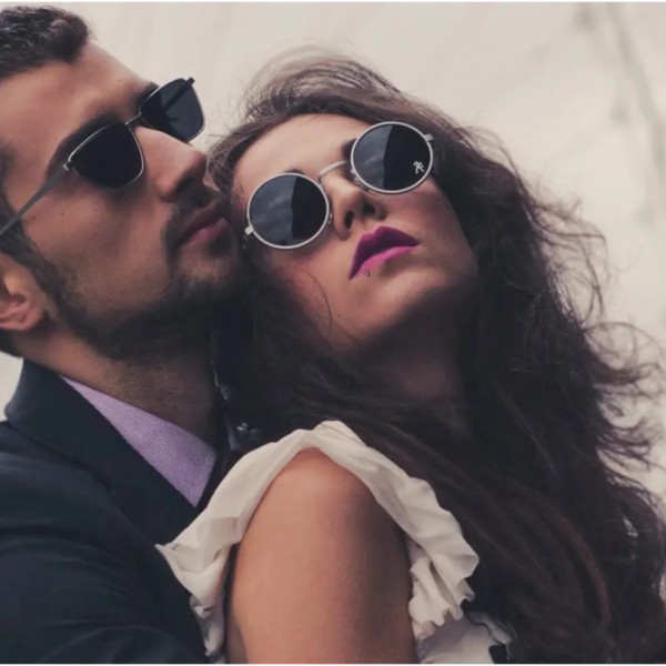 Жената родена во овој хороскопски знак има нешто необјасниво: На мажите секогаш им го поматува умот!