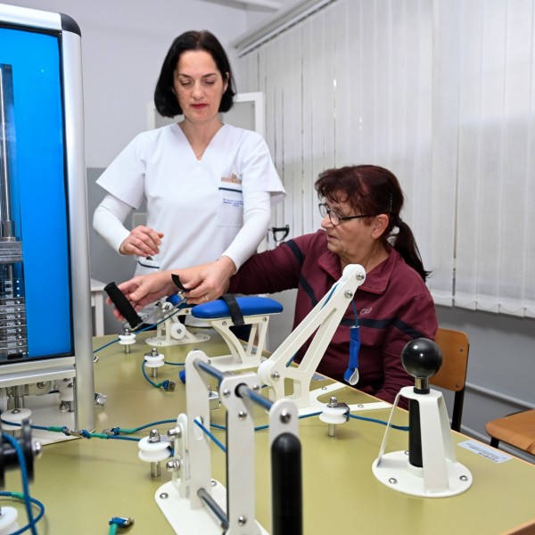 Зегин и Фондацијата д-р Верица Механџиска донира опрема на ЈЗУ Институт за физикална медицина и рехабилитација