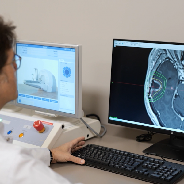 Гама нож: Операција на мозок без ниту еден засек