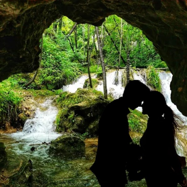 Велат дека секој што ќе помине под овој водопад останува заљубен засекогаш: Место како од бајка што крие моќна легенда