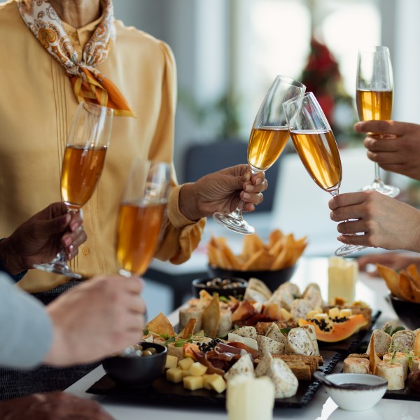 ПРЕДНОВОГОДИШНО РИПНАЛЕ ЦЕНИТЕ НА УГОСТИТЕЛСКИТЕ УСЛУГИ: Еве што покажува статистиката