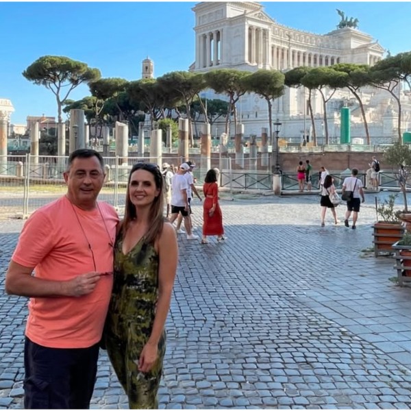 Еве како се заљубиле Воја Недељковиќ и неговата Маја: Случајна средба со 17 години помлада докторка му го променила животот засекогаш