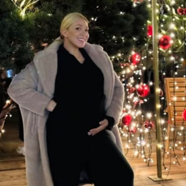 Активна трудница: Додека јавноста шпекулира кој е таткото, Милица Тодоровиќ ужива во својата бременост