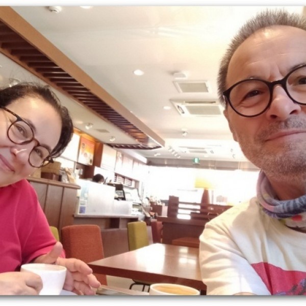 Љубов што зрее со времето: Џокси и Виолета слават годишнина од брак