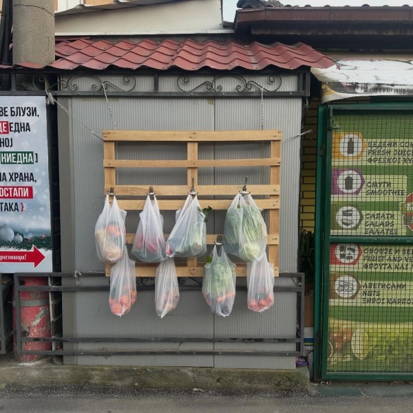 „Кој има две блузи, нека даде една на оној што нема ниедна“: Празнична солидарност на дело - Велешани со пример за цела Македонија